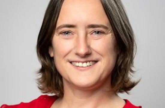 Dr. Virginie Renson